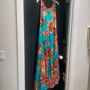 Right tail and floral sundress gorgeous colors.